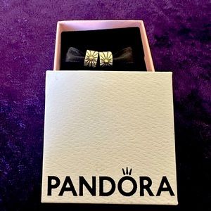 Two Pandora stoppers